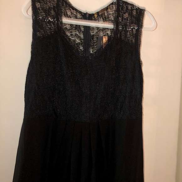 Full length black lace gown.2X. NWT - Picture 2 of 7
